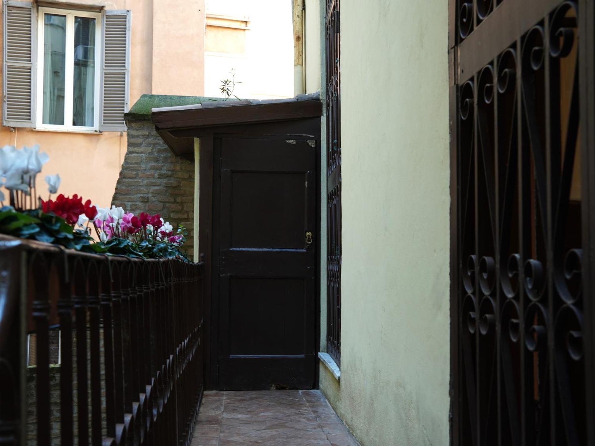 Charming In Termini Apartment Rome
