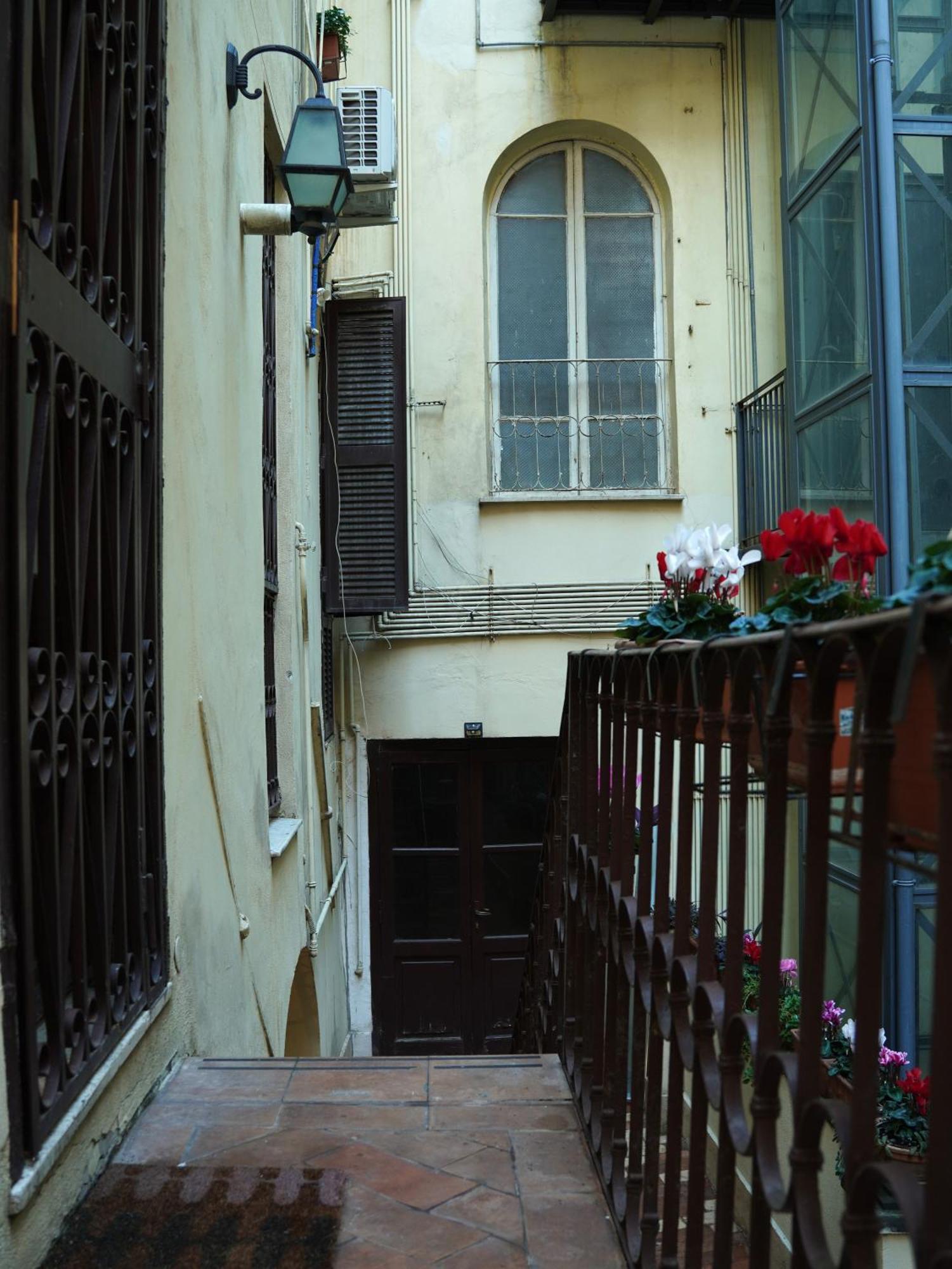 Apartment Charming In Termini Rome